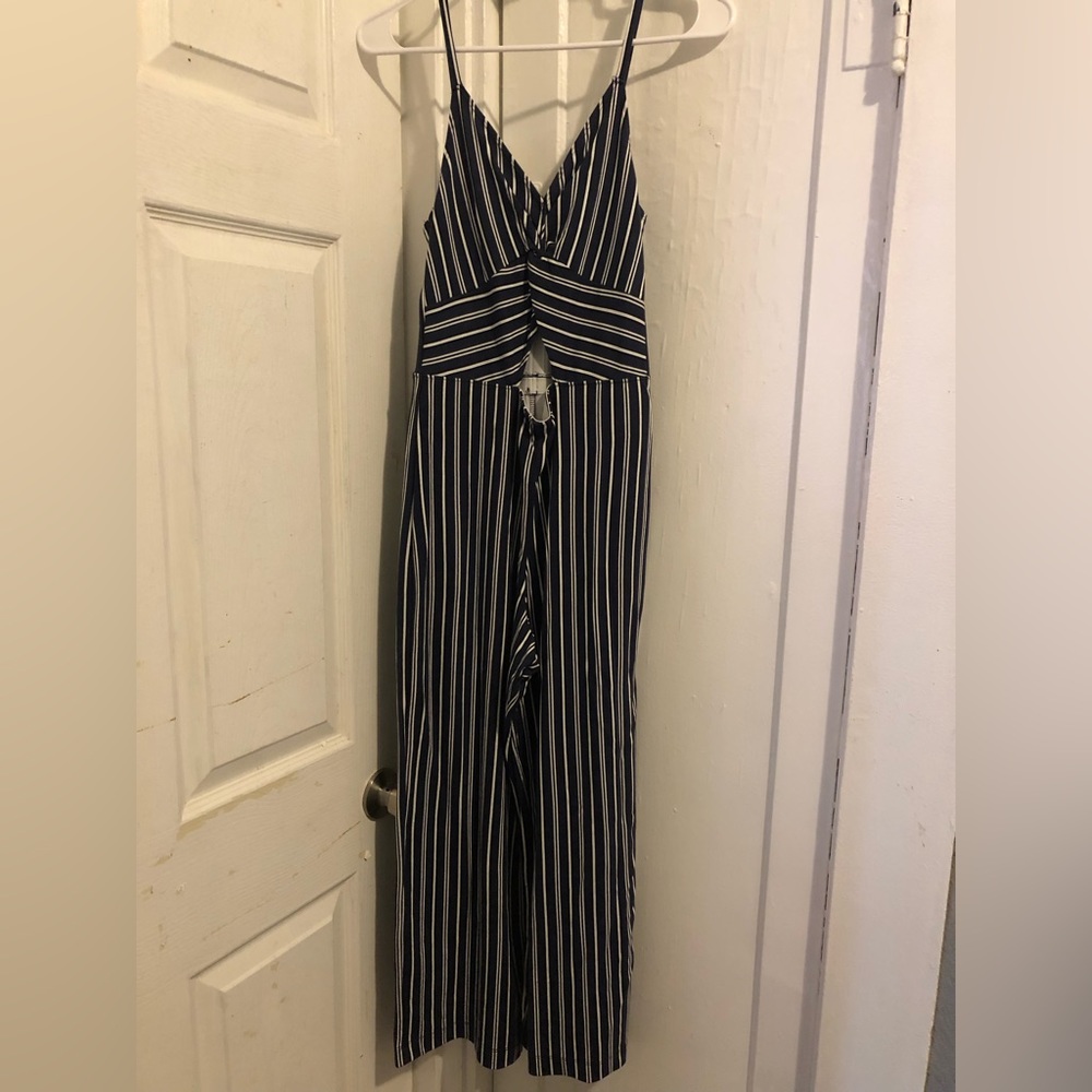Hollister jumpsuit pantset , Wide leg , Spaghetti top , Hole cutout , Flattering